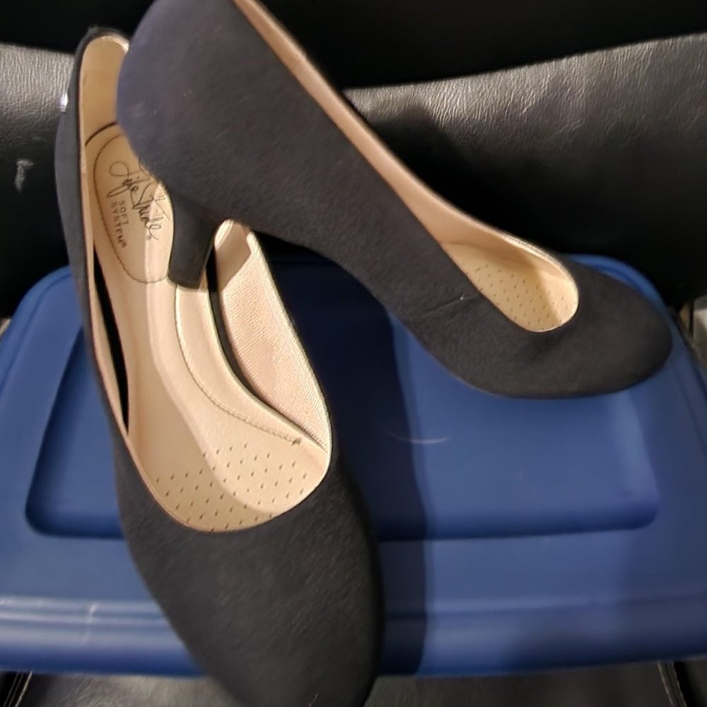 NWOT Life Stride Cushion Low Heels